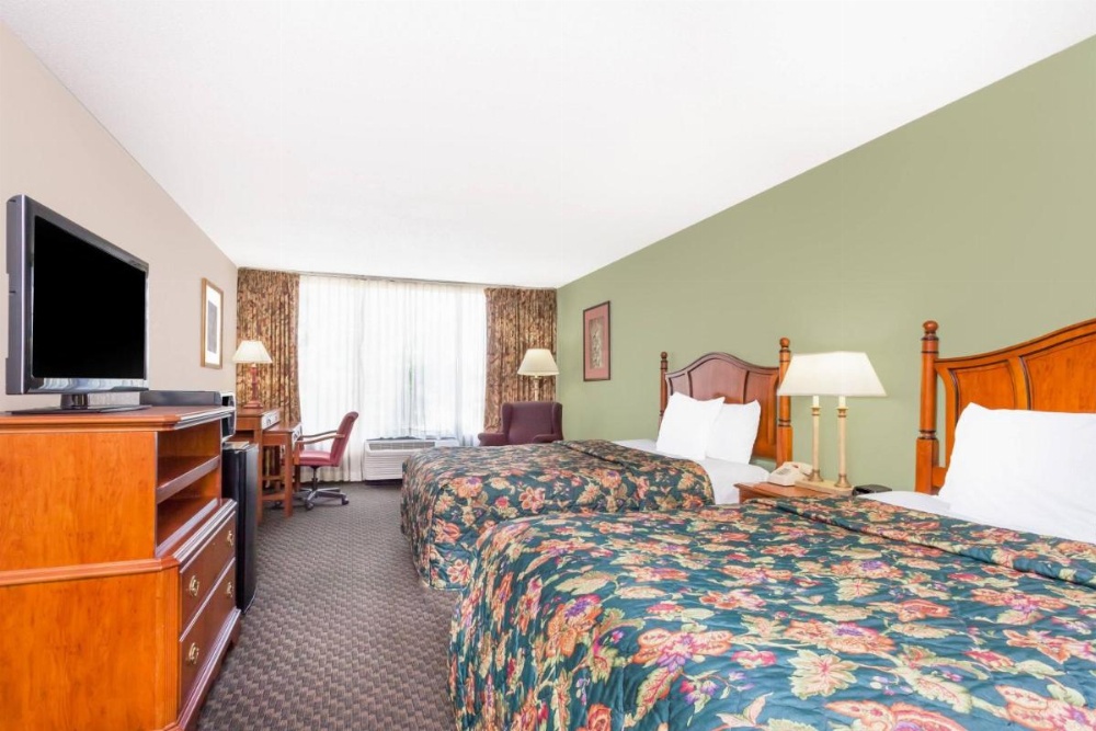 Days Inn & Suites by Wyndham SE Columbia Ft Jackson Image 34